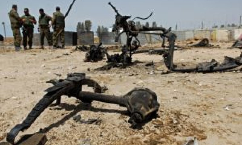 שרידי אחת ממכוניות התופת שהתפוצצו בכרם שלום [צילום: דו"צ]