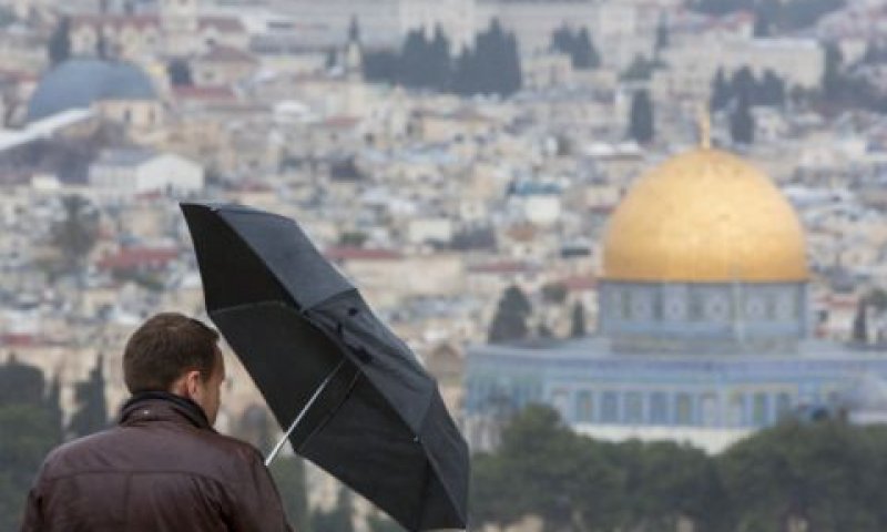 מתכוננים לסערה [צילום: פלאש 90]