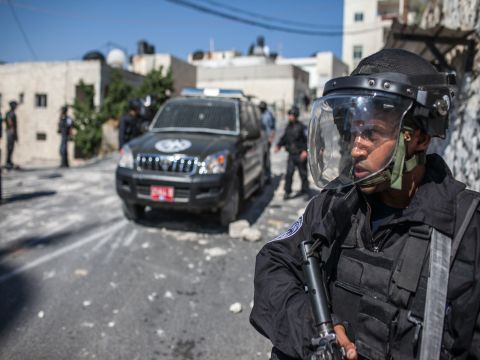 כוחות הביטחון בשכונת עיסאוויה שבמזרח ירושלים [צילום: פלאש 90]