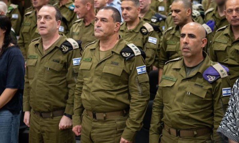 איציק כהן, אייל זמיר, עודד בסיוק [צילום: דובר צה''ל]