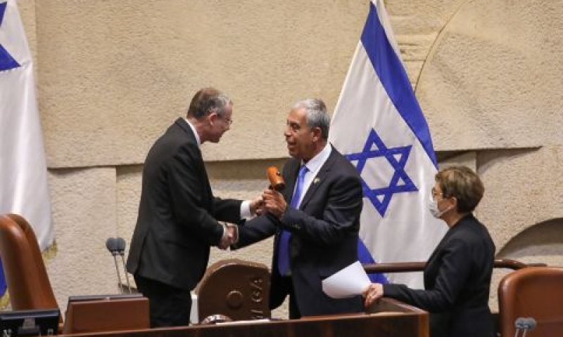 מיקי לוי ויריב לוין בימים אחרים [צילום ארכיון: דני שם-טוב/דוברות הכנסת]