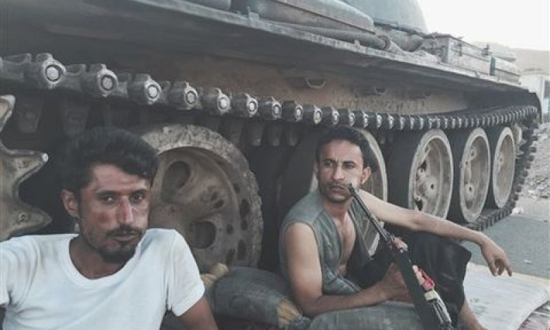 לוחמים הנאמנים לנשיא לועסים גת בעדן [צילום: AP]