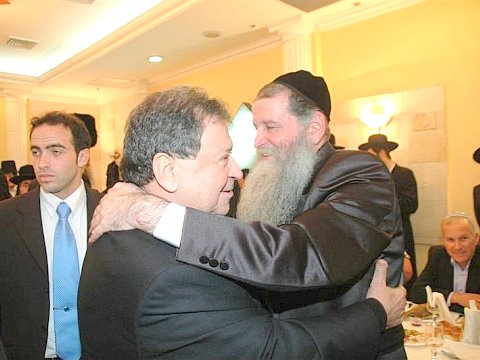 בחיבוק עם יעקב כהן