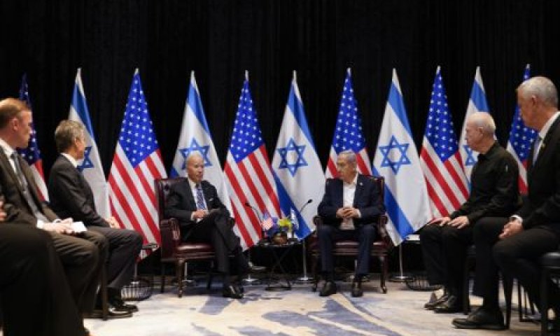 נתניהו וביידן בפתח דיון קבינט המלחמה [צילום: אוון ווצ'י/AP]