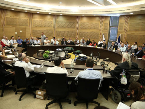 שולחן הדיון בנושא הרובוטים [צילום: יח"צ]