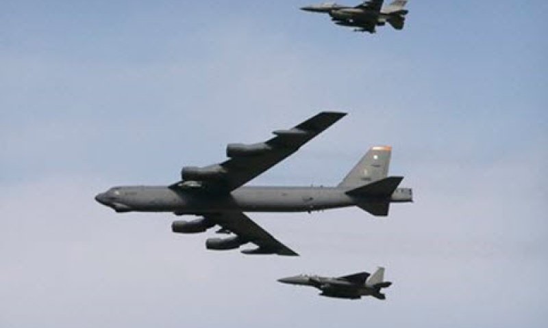 B-52 [צילום: AP/Ahn Young-joon, File]