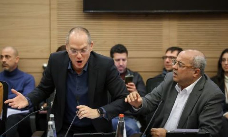 טיבי ופורר. דיון סוער [צילום: נועם מושקוביץ/דוברות הכנסת]