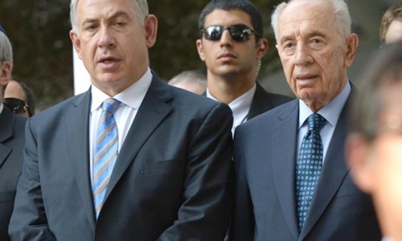 נתניהו ופרס בקבר רבין [צילום: מארק ניימן, לע"מ]