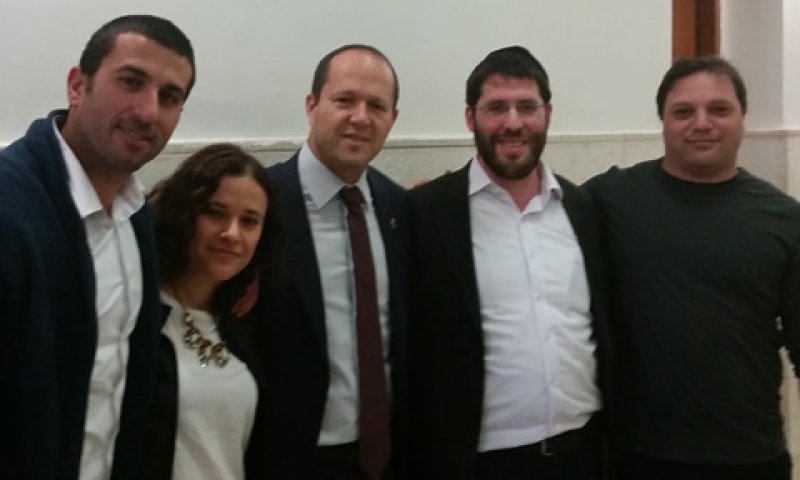ברקת ואנשיו יחד עם אברהם גולדשמיט