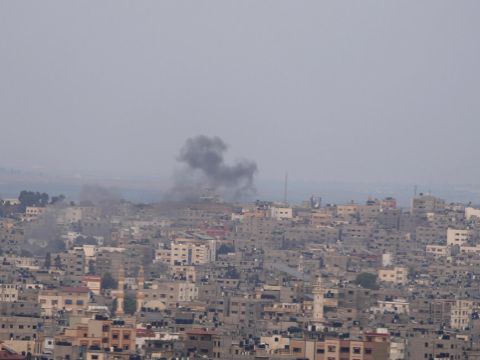 צה"ל תוקף ברצועה [צילום: חאטם מוסא/AP]