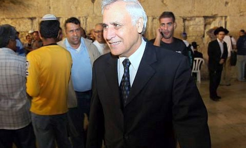 קצב בסליחות בכותל. מאבק ב"שיטה" [צילום: פלאש 90]