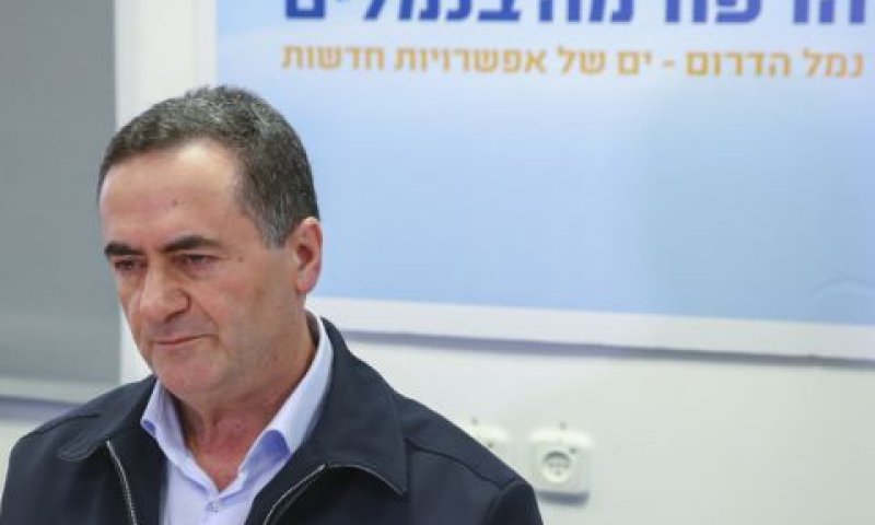 ישראל כ"ץ בנמל הדרום [צילום: פלאש 90]