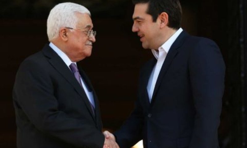 אבו מאזן, אלכסיס ציפרס [צילום: Petros Giannakouris, AP]