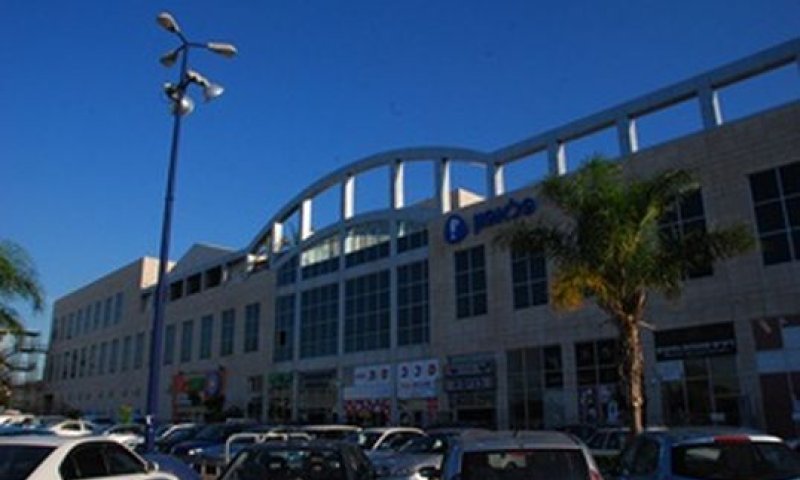 אמריקן סיטי. עודפים במקום מותגים