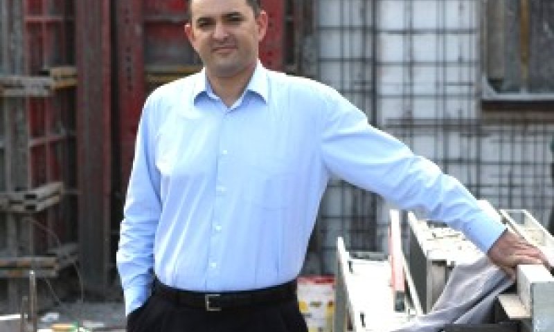 גדי חסון, אחראי על הפרוייקטים של דניאל יצחקי בפתח תקוה