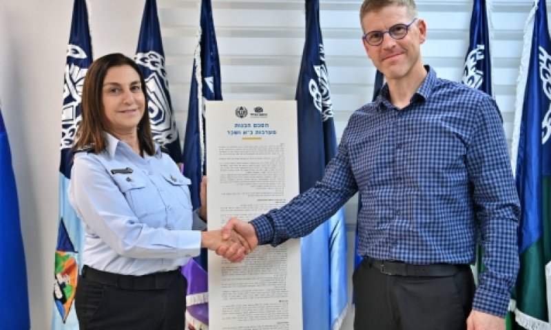 יהלי רוטנברג ורב גונדר פרי [צילום: דוברות שב"ס]