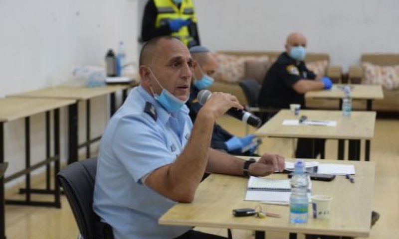 מחסומים הוצבו בכניסה ליישוב [צילום: הישובים דיר-אל אסד ובענה]