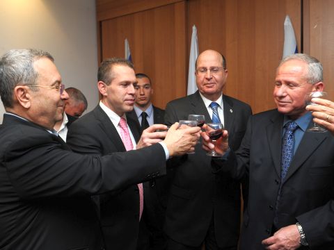 חילופי שרים במשרד להגנת העורף