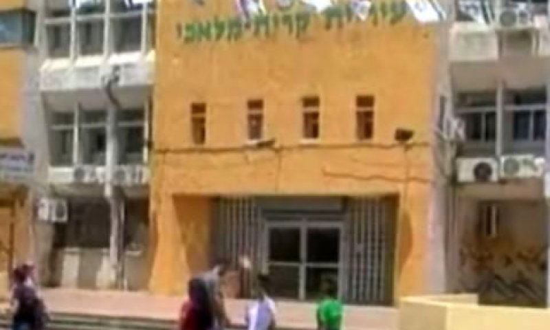 שכר מופלג לאמו של המנהל הבכיר [צילום: מן הטלוויזיה]