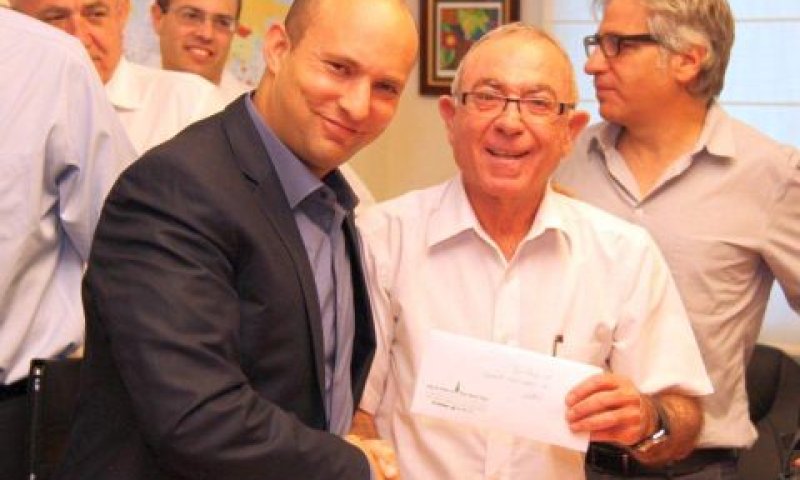 דני חן ונפתלי בנט. 1.5 מיליארד שקל תקבולי מדינה [צילום: סבין שטראובר]