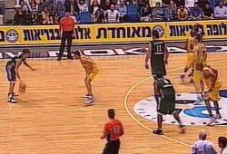 משחק צמוד לכל אורכו
