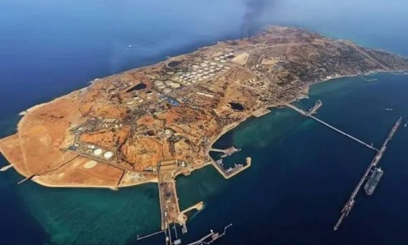 האי חארג'. יעד לכיבוש אמריקני [צילום: Planet Labs PBC/AP]