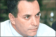 מוסט. תצהיר דרמטי
