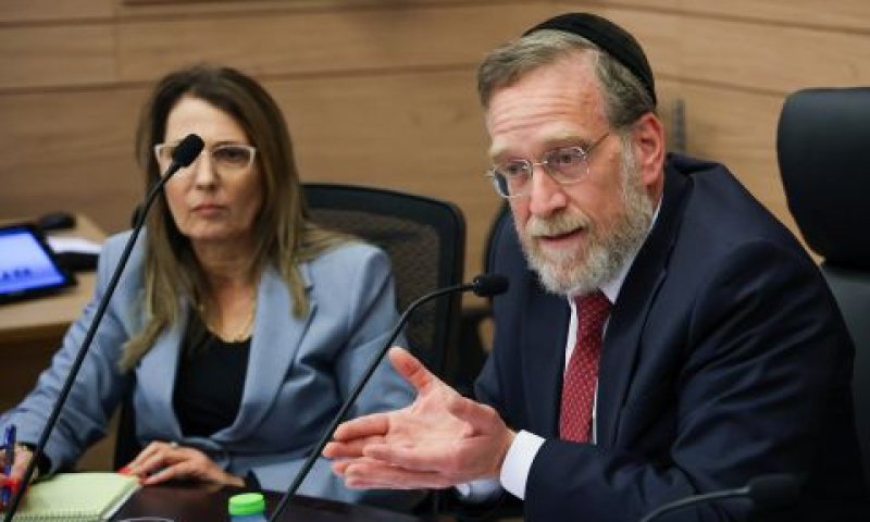 פינדרוס. בקרה חיצונית על התשלום [צילום: נועם מושקוביץ/דוברות הכנסת]
