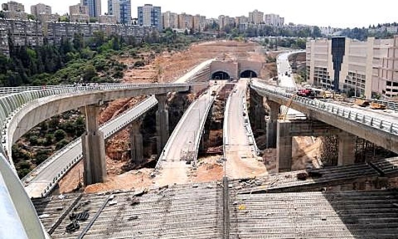 מנהרות הכרמל [צילום: פלאש 90]