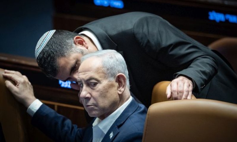 שלמה קרעי, בנימין נתניהו [צילום: יונתן זינדל/פלאש 90]