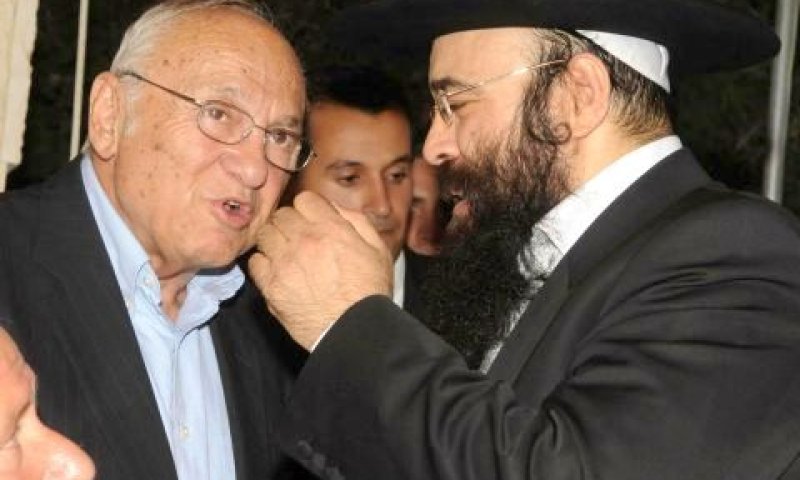 עם שר המשפטים יעקב נאמן [פלאש 90]