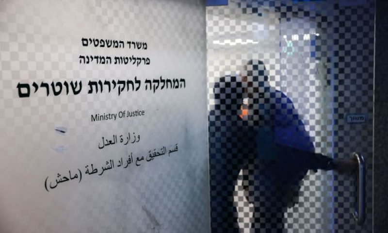 אמות מידה שונות לשוטרים [צילום: חיים גולדברג/פלאש 90]