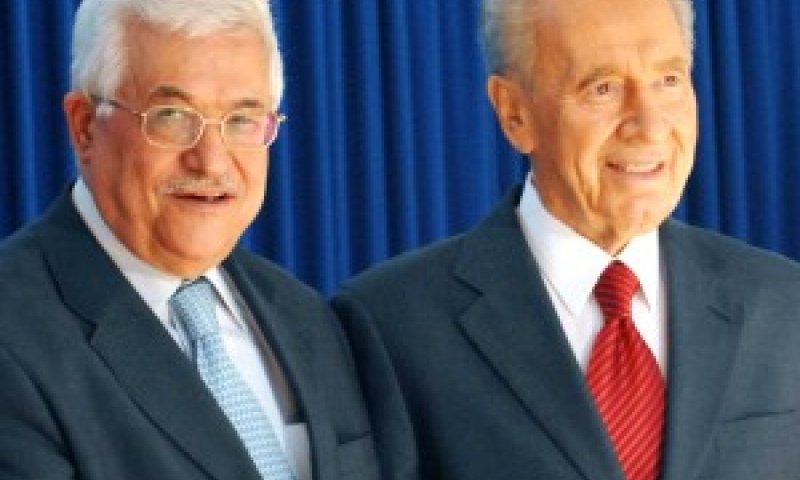שמעון פרס ואבו מאזן [צילום: לע"מ]