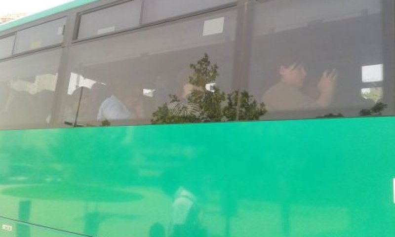 הנוסעת החשופה הצטרפה לנוסעות באחורי האוטובוס [אילוסטרציה]
