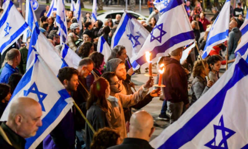 מפגינים בתל אביב, הערב [צילום: אבשלום ששוני, פלאש 90]