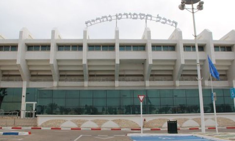 שימוש בהיכל הספורט [צילום: טל לב]