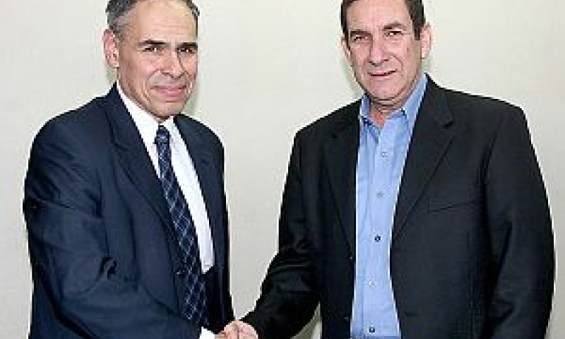 יפתח רון-טל וביל פפריס [צילום: גדעון מרקוביץ]