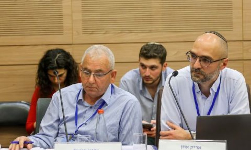אריק אוזן ויחיא כמאל [צילום: נועם מושקוביץ/דוברות הכנסת]