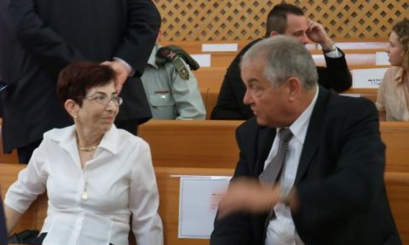ברלינר (משמאל). ביקורת על שופטת השלום