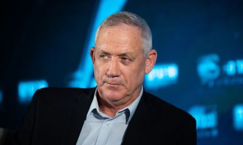 גנץ. מאחוריך, ליברמן [צילום: יונתן זינדל/פלאש 90]