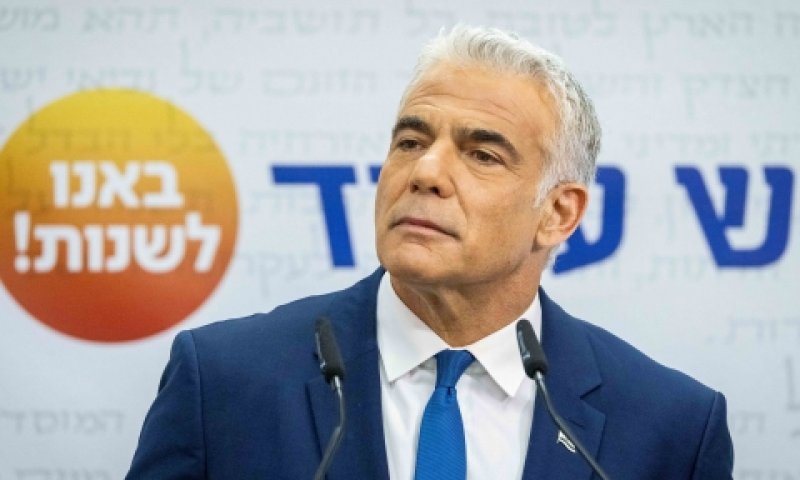לפיד. צפוי לנצח בפריימריז הראשונים במפלגתו [צילום: יונתן זינדל, פלאש 90]
