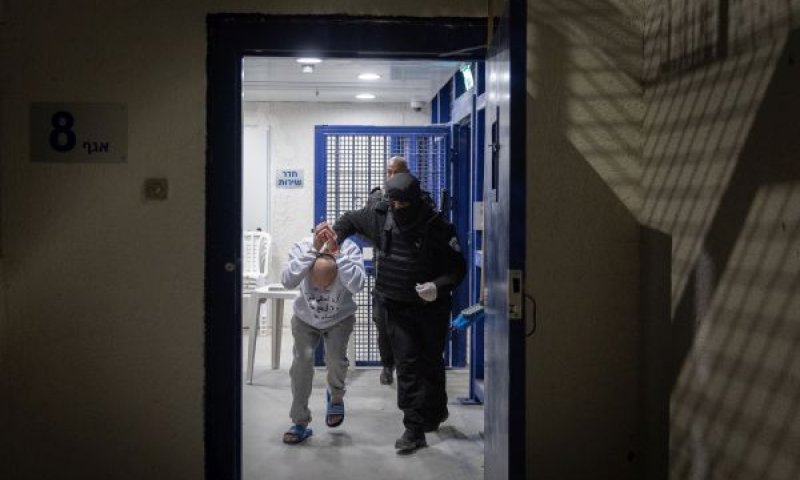 אסירי חמאס בכלא קציעות [צילום: חיים גולדברג/פלאש 90]