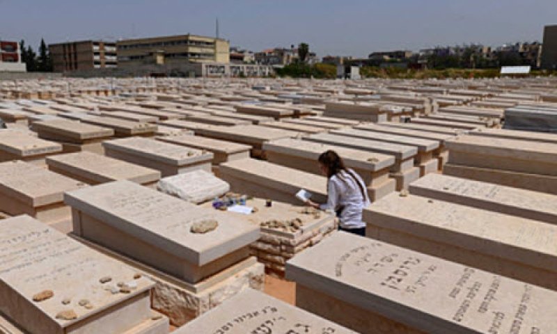 הבטיח לרכוש חלקת קבר [צילום: תומר נויברג, פלאש 90]