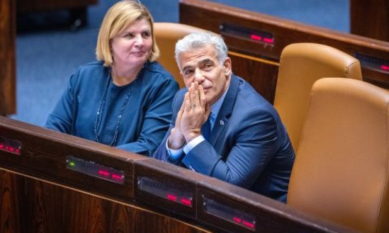 לפיד וברביבאי [צילום: אוליביה פיטוסי/פלאש 90]