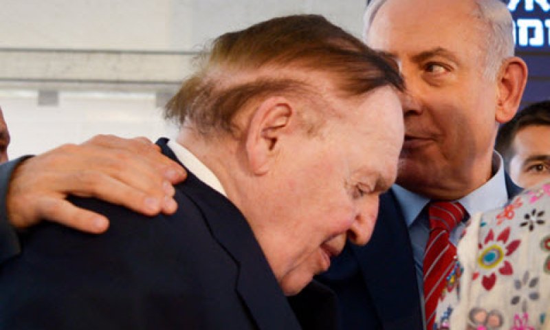 נתניהו ואדלסון. דרש להיכנס במוזס [צילום: בן דורי, פלאש 90]