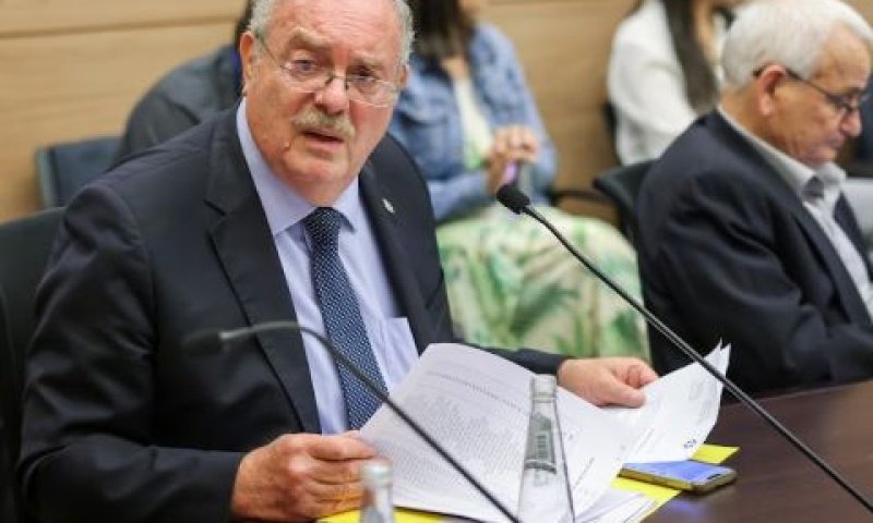 ח"כ אלון שוסטר והנציב דניאל הרשקוביץ [צילום: נועם מושקוביץ/דוברות הכנסת]