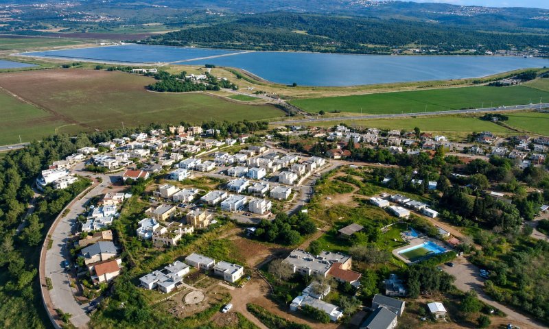 יותר בתים, פחות פגיעה בשטחים פתוחים [צילום: משרד גורדון אדריכלים]
