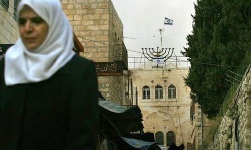 אבטחת יהודים בירושלים העתיקה [צילום: AP]
