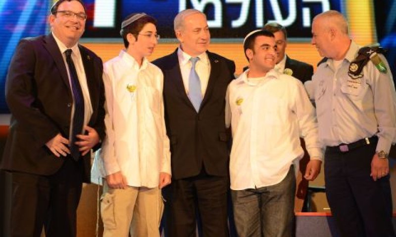 שני חתני התנ"ך תשע"ג [צילום: מוקי שוורץ]