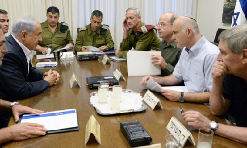 נתניהו עם פרדו, גנץ ויורם כהן [צילום: קובי גדעון/פלאש 90]